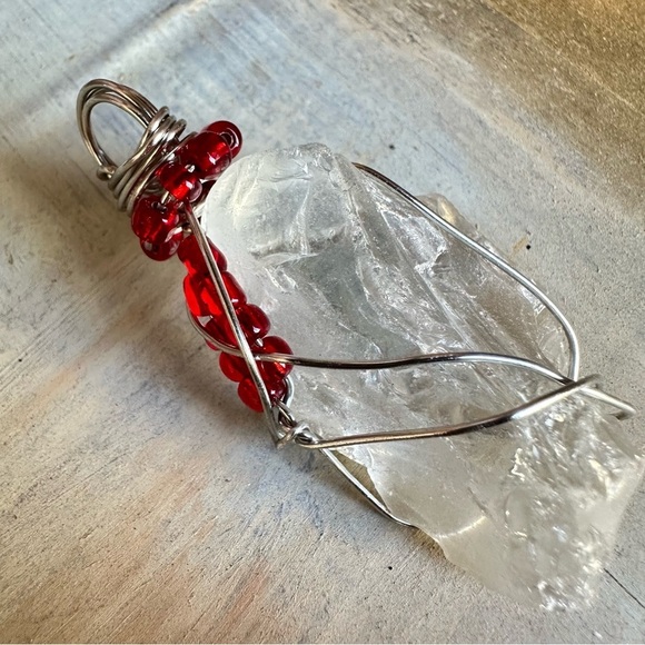 Handmade Sea Glass Pendant Red Accent Beads Silver Tone Wire Wrapped 1915 R - Picture 7 of 11